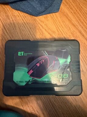 EasternTimes Tech E1 C8 Gaming Mouse - Black with Pink Accents